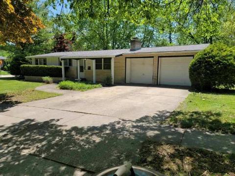 728 Kimberly Dr, Dekalb, IL 60115
