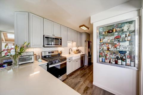 414 E Schiller St, Elmhurst, IL 60126 photo 8