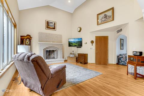 2335 E Church St, Des Plaines, IL 60016 photo 10