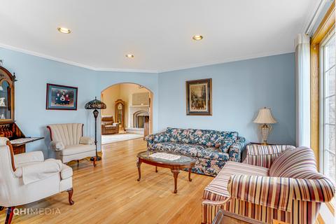 2335 E Church St, Des Plaines, IL 60016 photo 5