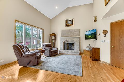 2335 E Church St, Des Plaines, IL 60016 photo 9