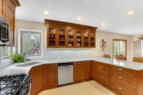 2335 E Church St, Des Plaines, IL 60016 photo 15