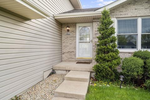 2002 Great Falls Dr, Plainfield, IL 60586 photo 2