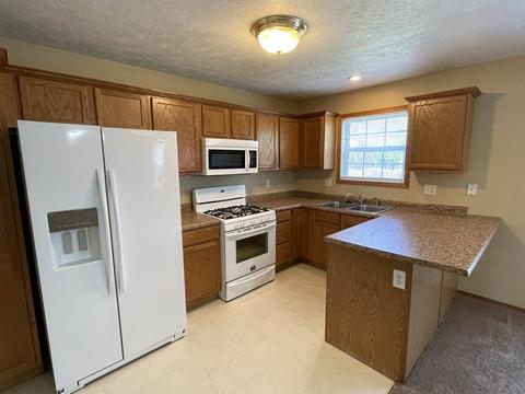 94 E Poplar St, Normal, IL 61761 photo 3