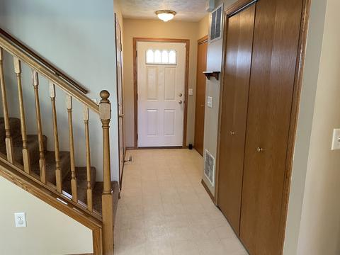 94 E Poplar St, Normal, IL 61761 photo 2