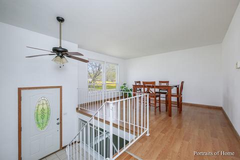 141 Plainview Dr, Bolingbrook, IL 60440 photo 4