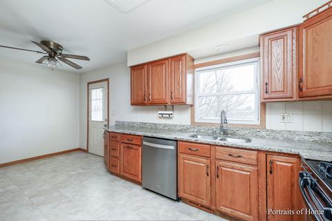 141 Plainview Dr, Bolingbrook, IL 60440 photo 8