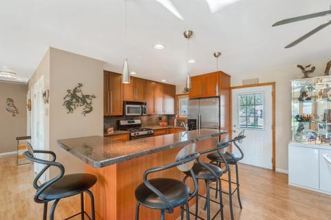 203 W Norman Ln, Wheeling, IL 60090 photo 4