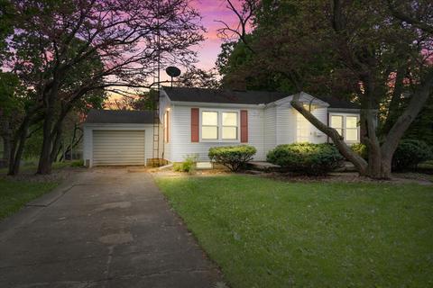 303 E Franklin St, Carlock, IL 61725