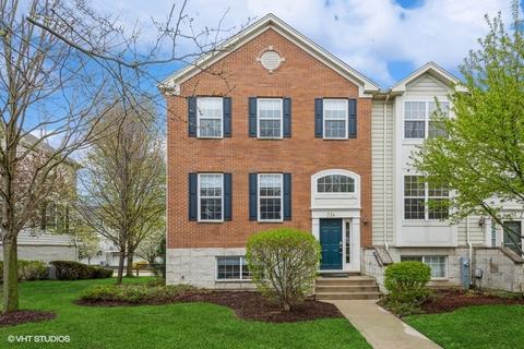 214 Comstock Dr, Elgin, IL 60124