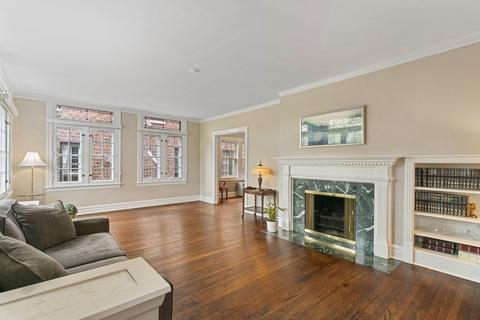 260 Bartram Rd, Riverside, IL 60546 photo 4