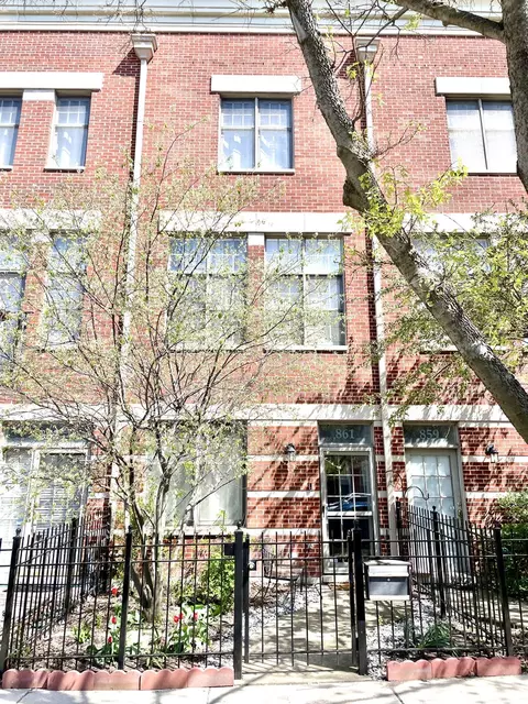 861 N May St, Chicago, IL 60642 photo 1