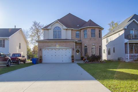 898 N Ardmore Ave, Villa Park, IL 60181