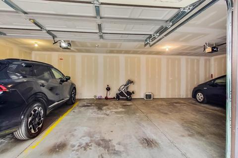 735 W Brompton Ave #2W, Chicago, IL 60657 photo 30