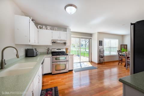 1301 Branden Ln, Bartlett, IL 60103 photo 10