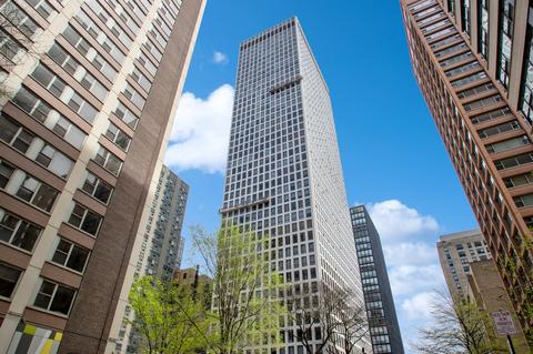 260 E Chestnut St #1703, Chicago, IL 60611
