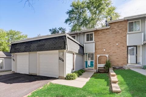 204 Diane Ln, Bolingbrook, IL 60440