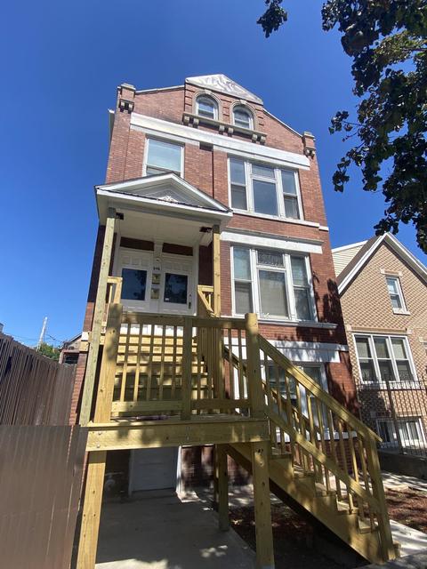 946 W 32nd St, Chicago, IL 60608