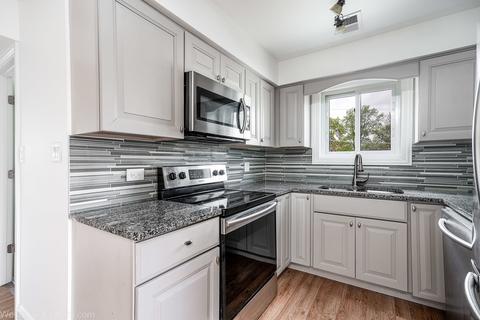 7824 W 87th Pl #2D, Bridgeview, IL 60455 photo 4