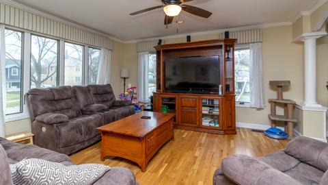 400 Frederick Ln, Hoffman Estates, IL 60169 photo 4