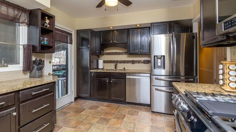 400 Frederick Ln, Hoffman Estates, IL 60169 photo 8