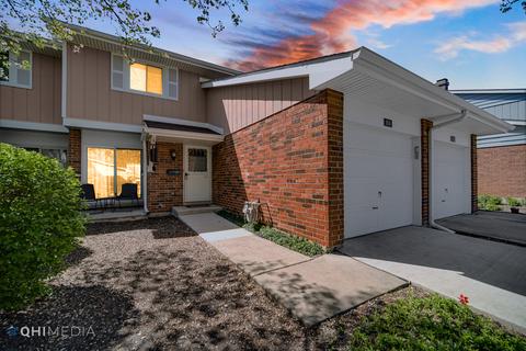 1636 Dundee Dr, Wheaton, IL 60189 photo 1