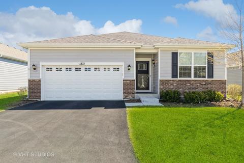1331 Redtail Ln, Woodstock, IL 60098