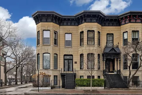 1928 N Lincoln Ave, Chicago, IL 60614