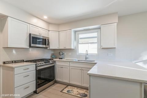 339 Bennett Ln, Des Plaines, IL 60016 photo 7