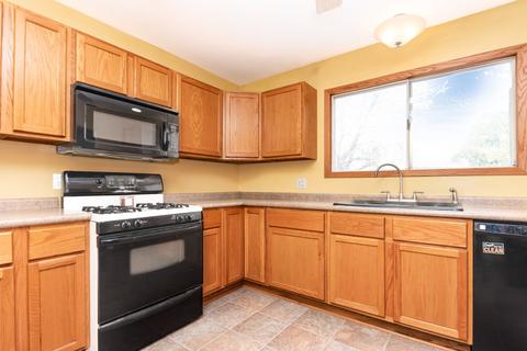 112 Thackeray Dr, Bolingbrook, IL 60440 photo 7