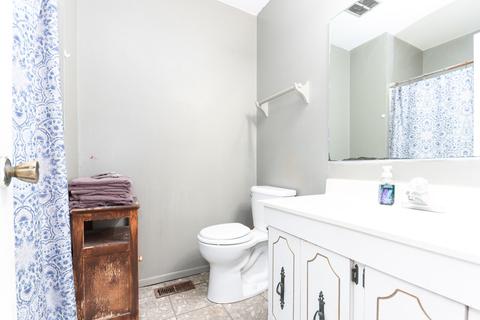 112 Thackeray Dr, Bolingbrook, IL 60440 photo 18