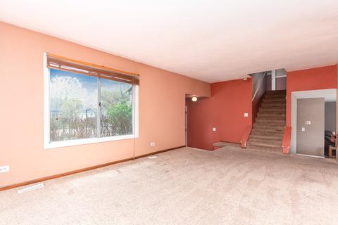 112 Thackeray Dr, Bolingbrook, IL 60440 photo 3