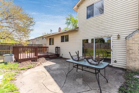 112 Thackeray Dr, Bolingbrook, IL 60440 photo 23