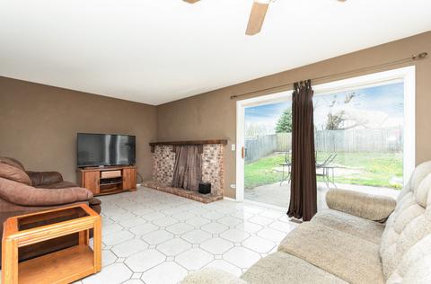 112 Thackeray Dr, Bolingbrook, IL 60440 photo 10
