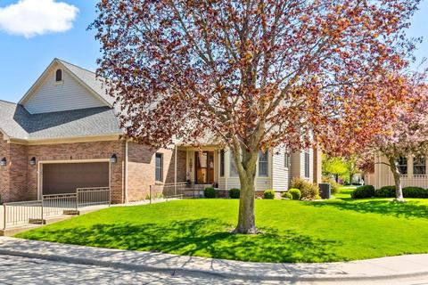 4 Spruce Ct, Bloomington, IL 61704 photo 3