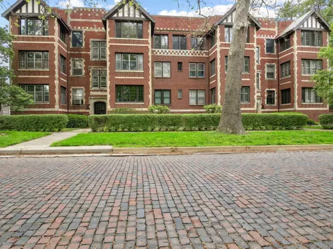 810 W Park Ave #5, Champaign, IL 61820