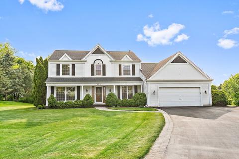 923 Saratoga Pkwy, Sleepy Hollow, IL 60118