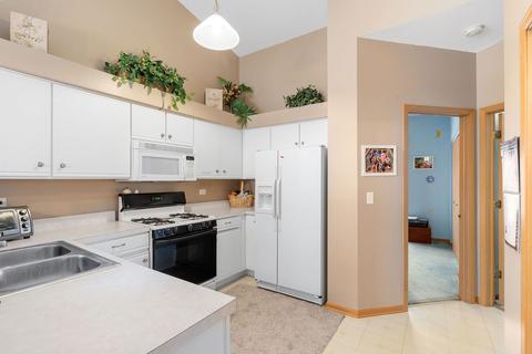 2818 Sun Valley Dr, Plainfield, IL 60586 photo 9