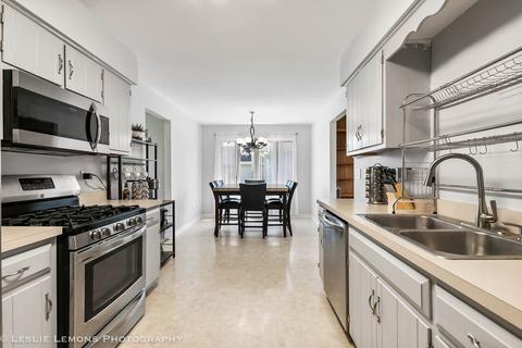 2003 Great Falls Dr, Plainfield, IL 60586 photo 10