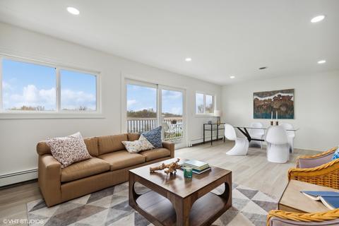 2811 W Manitou Trl, Mchenry, IL 60051 photo 3