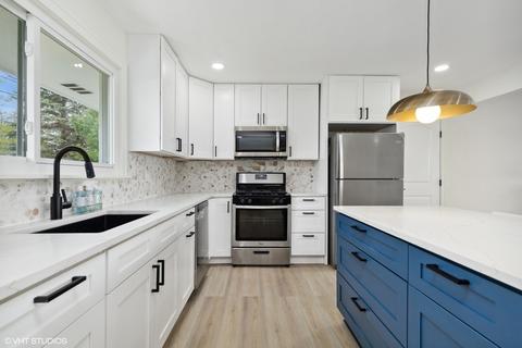 2811 W Manitou Trl, Mchenry, IL 60051 photo 9