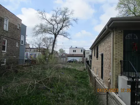 1052 N Harding Ave, Chicago, IL 60651 photo 3