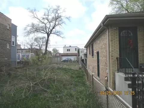 1052 N Harding Ave, Chicago, IL 60651 photo 4