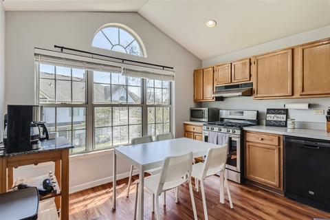 375 Aberdeen Ct #2, Bartlett, IL 60103 photo 5