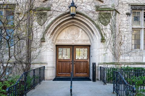 210 E Pearson Ave #15D, Chicago, IL 60611 photo 41