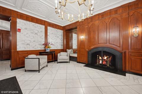 210 E Pearson Ave #15D, Chicago, IL 60611 photo 27