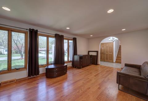 235 Little John Ct, Bartlett, IL 60103 photo 8