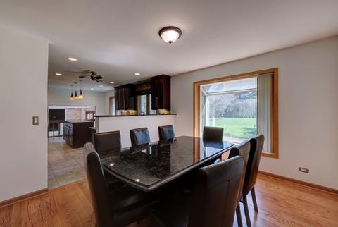 235 Little John Ct, Bartlett, IL 60103 photo 9