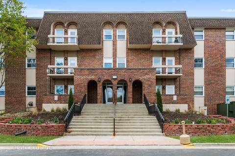 1501 Darien Lake Dr #207, Darien, IL 60561
