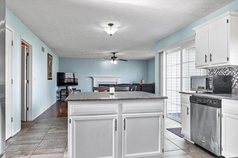 1500 Donegal Dr, Normal, IL 61761 photo 9